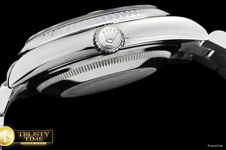 0524 RDD0214B – DayDate 36mm GoAnywhere 682
